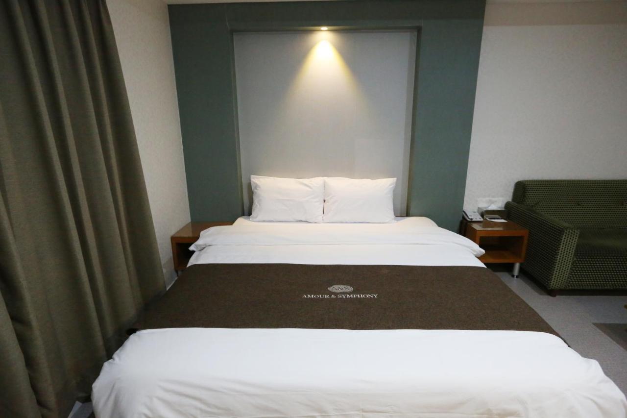 Amour Hotel Szuvon Kültér fotó