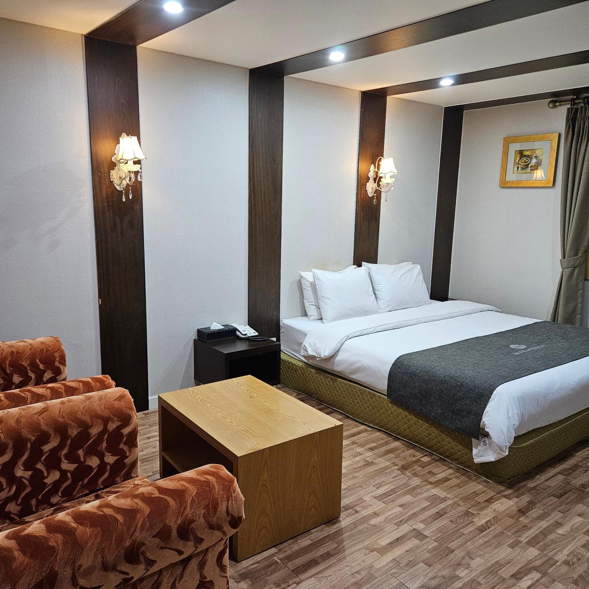 Amour Hotel Szuvon Kültér fotó