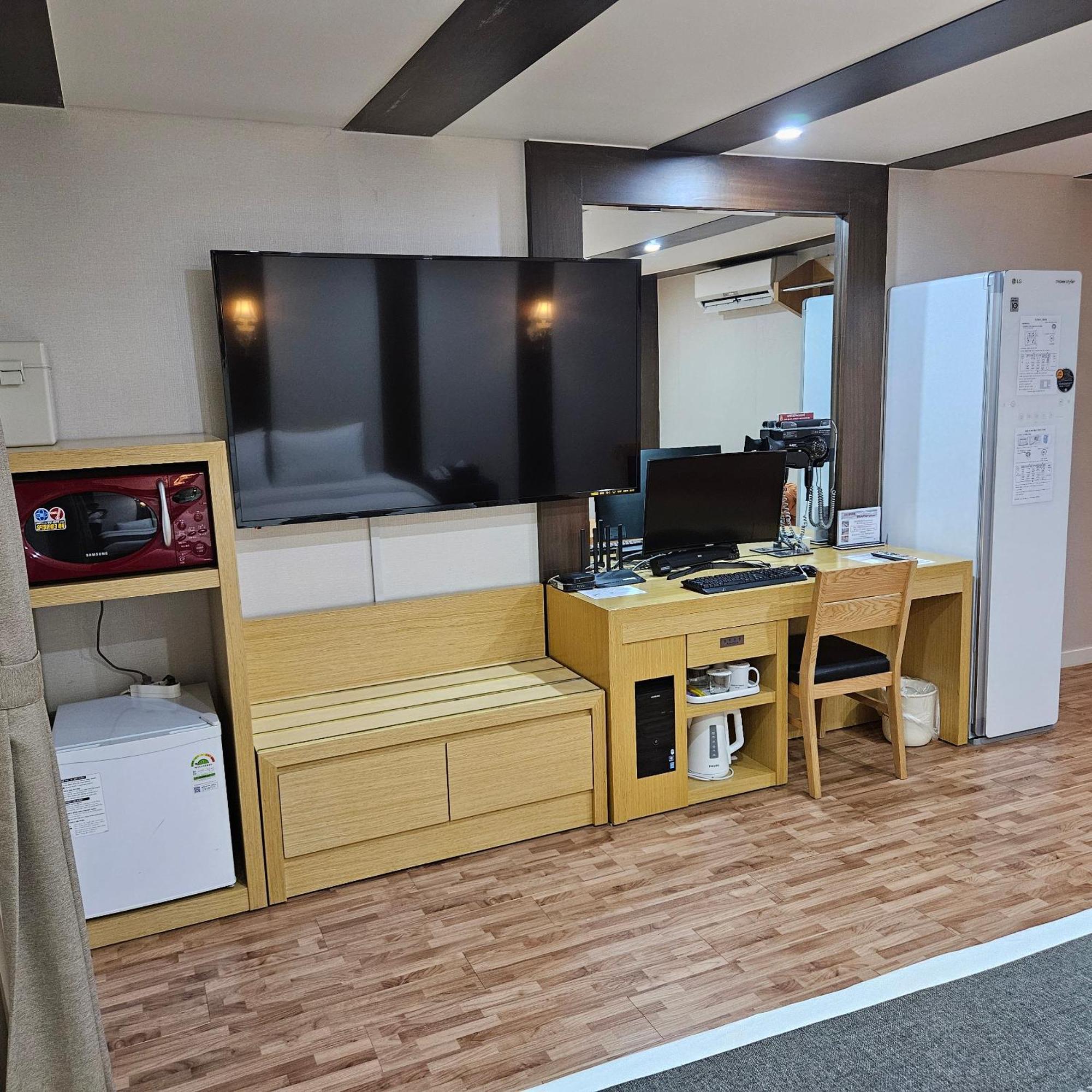 Amour Hotel Szuvon Kültér fotó