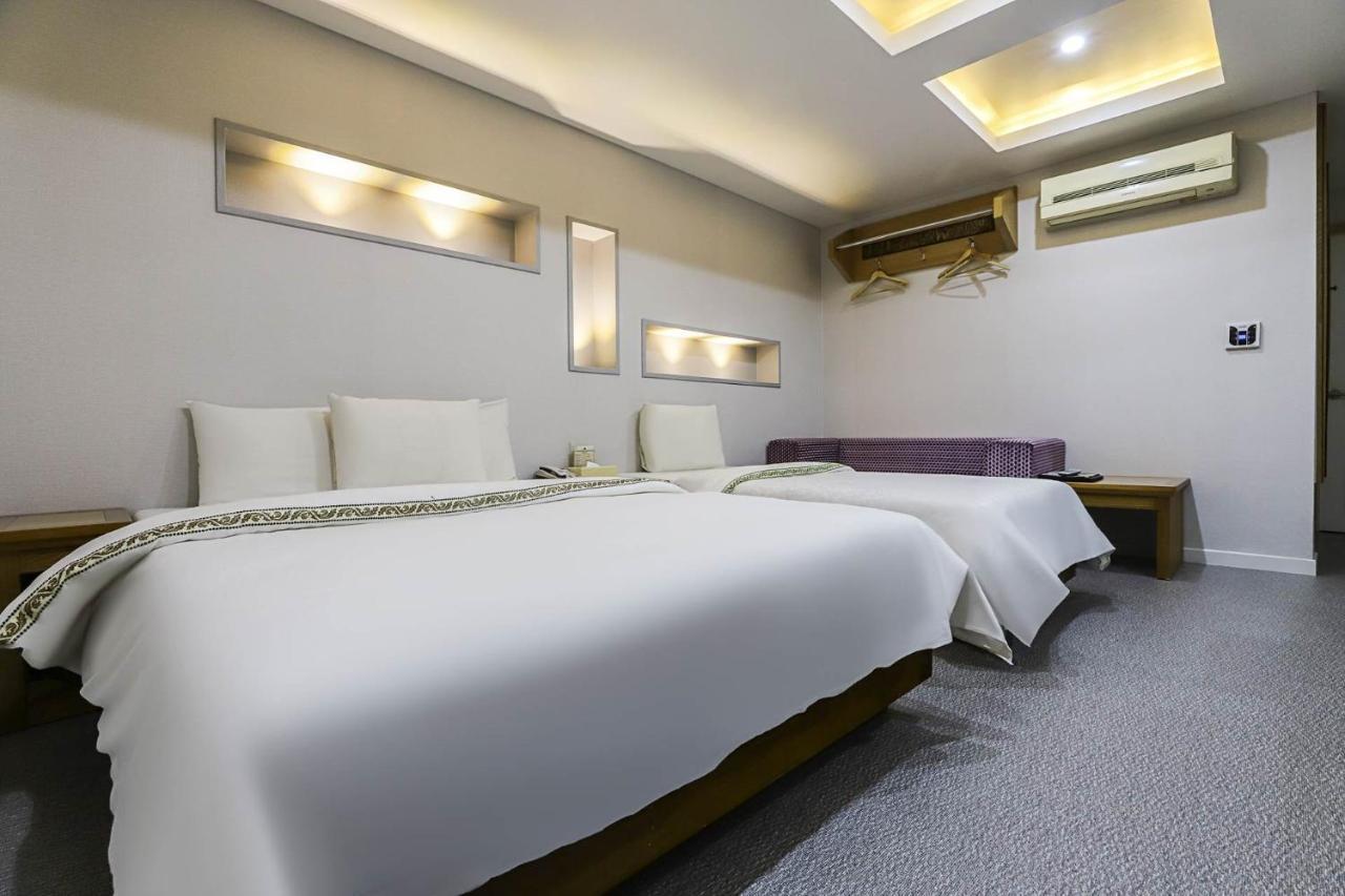 Amour Hotel Szuvon Kültér fotó
