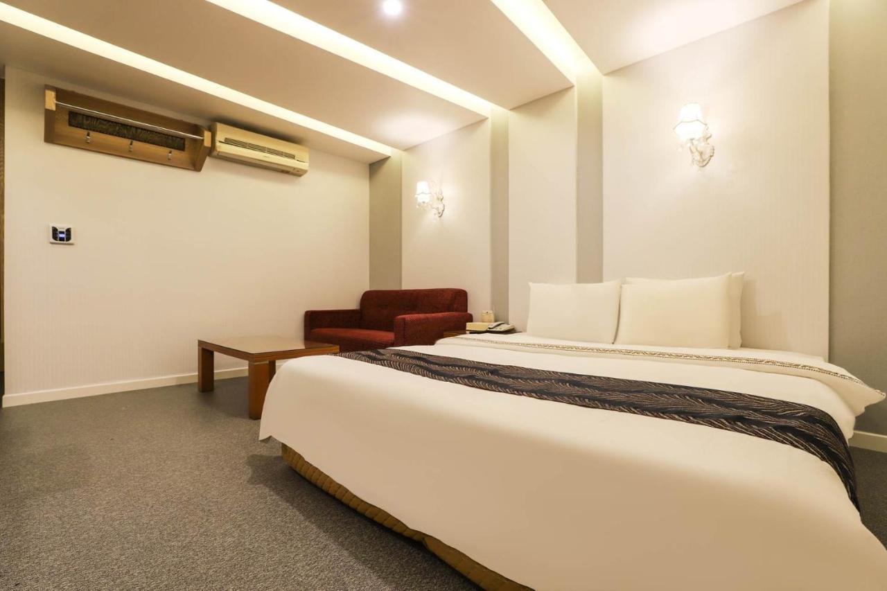 Amour Hotel Szuvon Kültér fotó