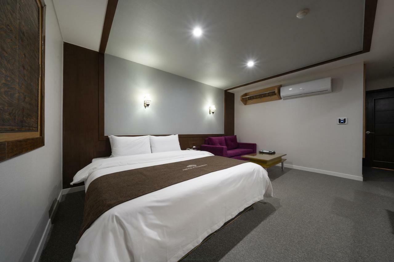 Amour Hotel Szuvon Kültér fotó