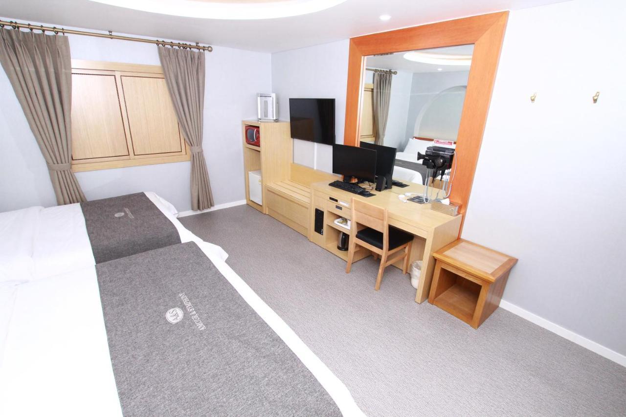 Amour Hotel Szuvon Kültér fotó