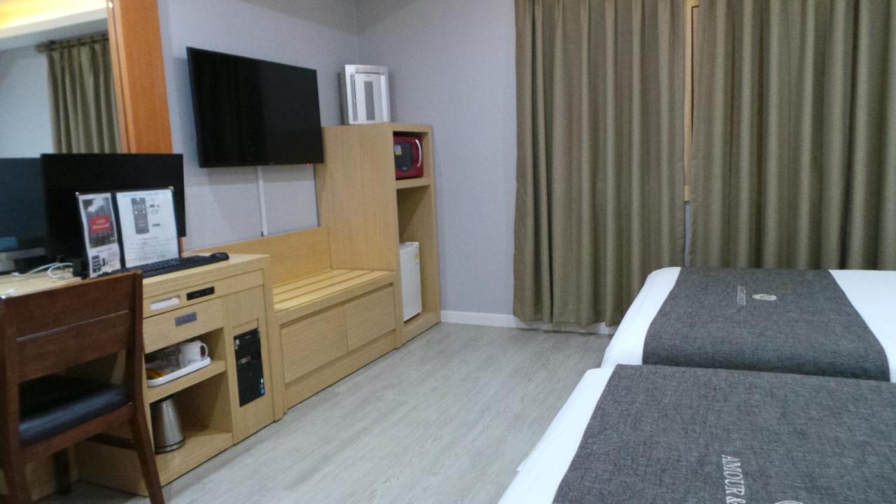 Amour Hotel Szuvon Kültér fotó
